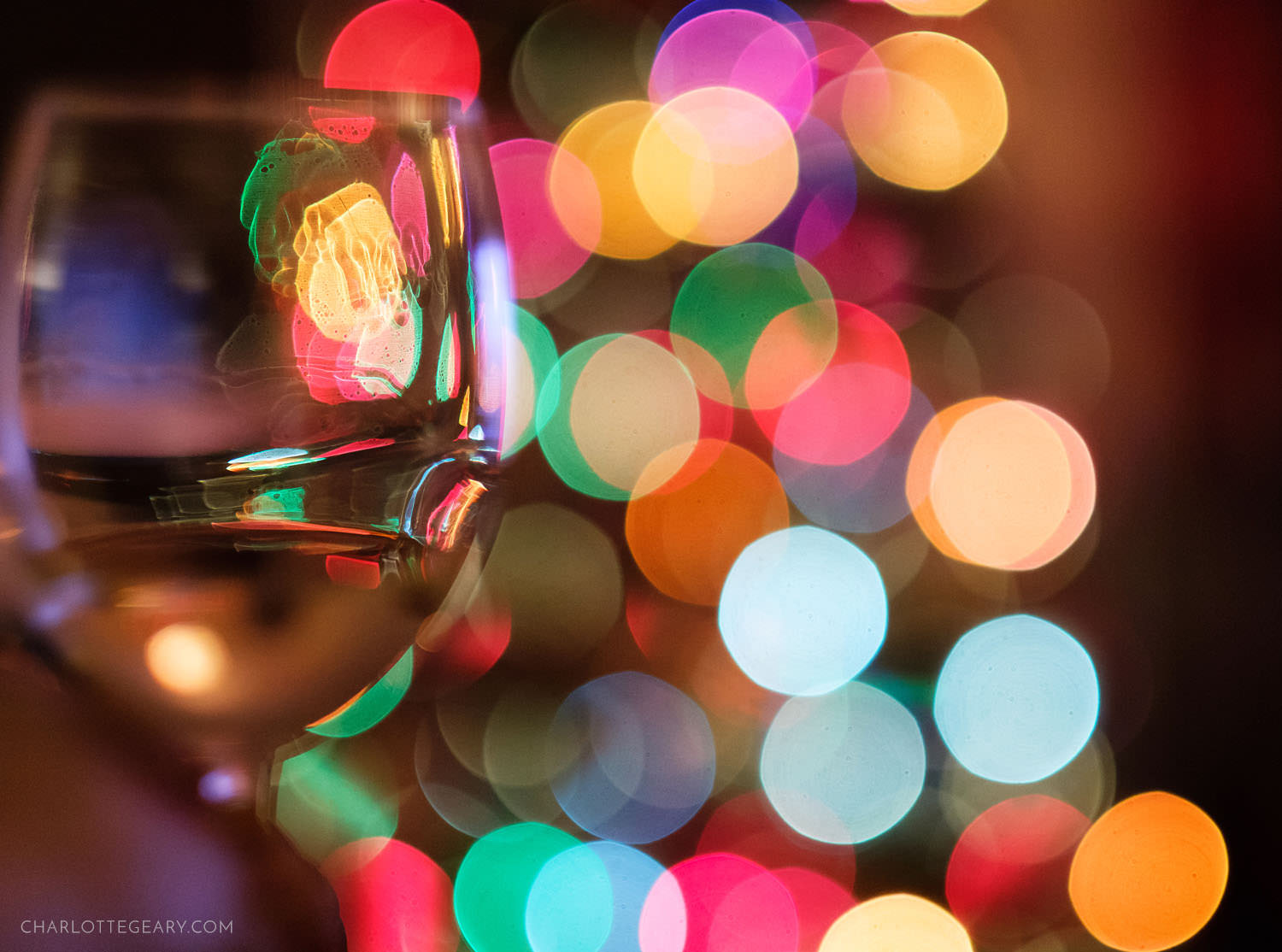 wine glass and Christmas lights