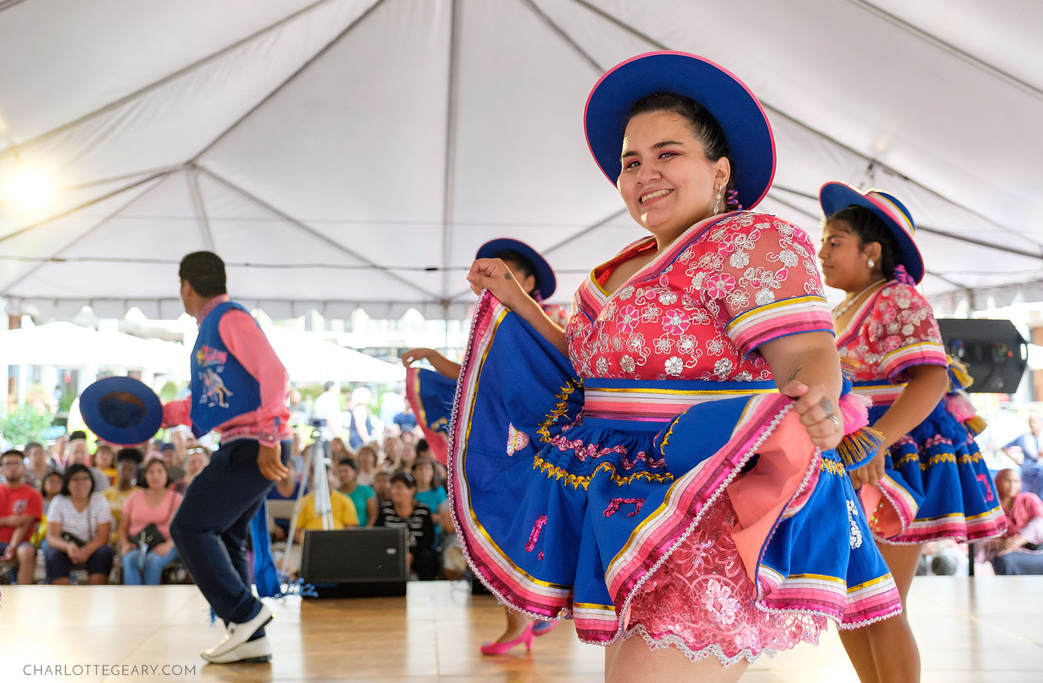 Bolivian dance performance by Tradiciones Bolivianas